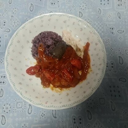 ここなっつんちゃん(o^ O^)シ彡雑穀米ご飯とトマトなすと鶏肉で暑さ対策夏カレー☆美味しかったです✨( ≧∀≦)ノお盆はしっかり急速取れましたか？ありがとう